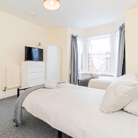 Shirley House 5, Guest House, Self Catering, Self Check In With Smart Locks, Use Of Fully Equipped Kitchen, Close To City Centre, Ideal For Longer Stays And Fawley Contractors Southampton Bagian luar foto