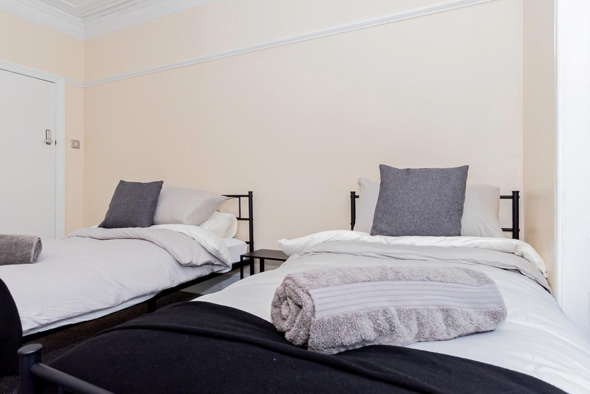 Shirley House 5, Guest House, Self Catering, Self Check In With Smart Locks, Use Of Fully Equipped Kitchen, Close To City Centre, Ideal For Longer Stays And Fawley Contractors Southampton Bagian luar foto