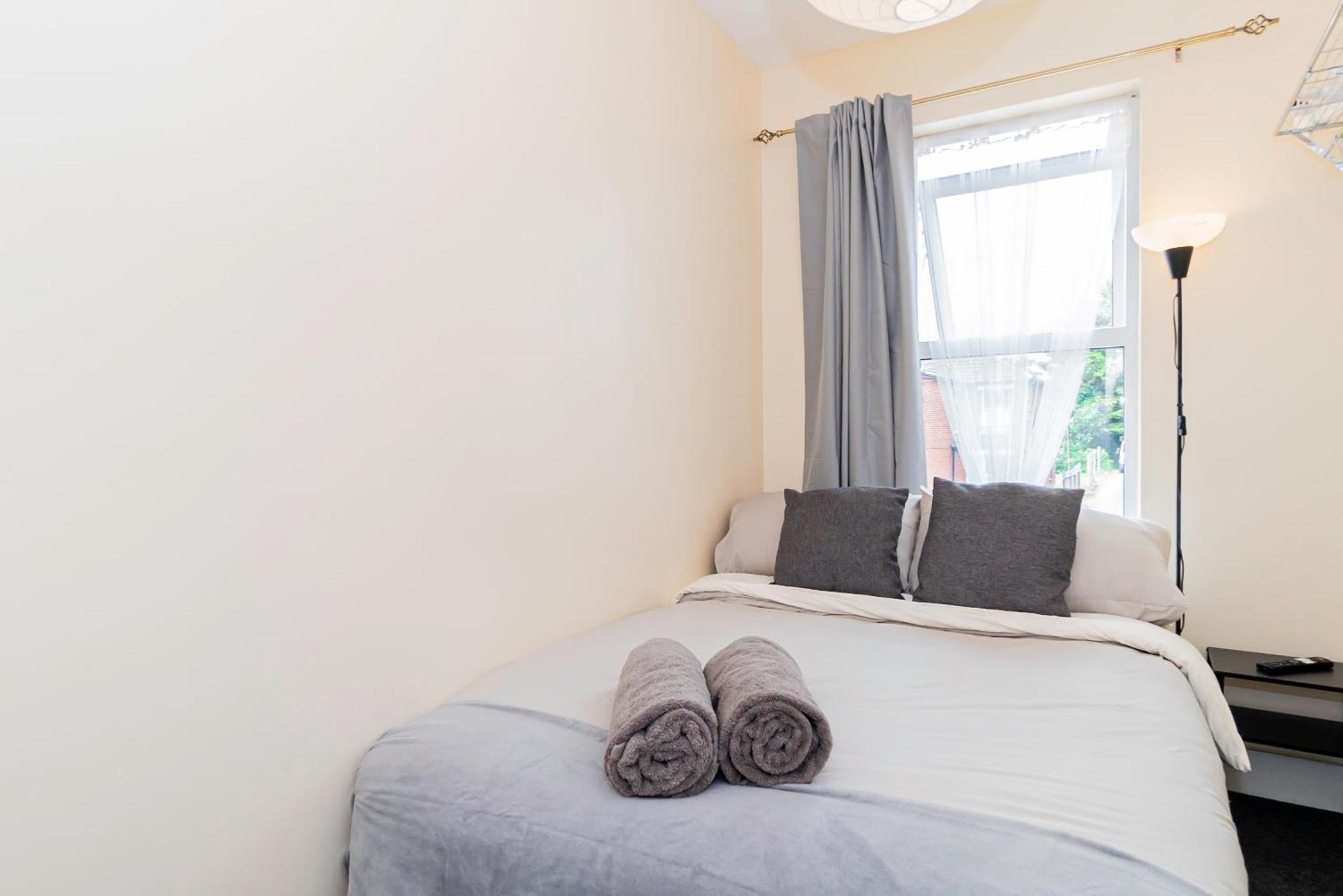 Shirley House 5, Guest House, Self Catering, Self Check In With Smart Locks, Use Of Fully Equipped Kitchen, Close To City Centre, Ideal For Longer Stays And Fawley Contractors Southampton Bagian luar foto