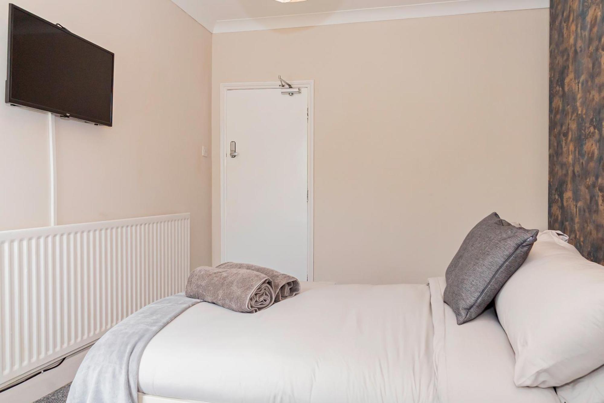 Shirley House 5, Guest House, Self Catering, Self Check In With Smart Locks, Use Of Fully Equipped Kitchen, Close To City Centre, Ideal For Longer Stays And Fawley Contractors Southampton Bagian luar foto