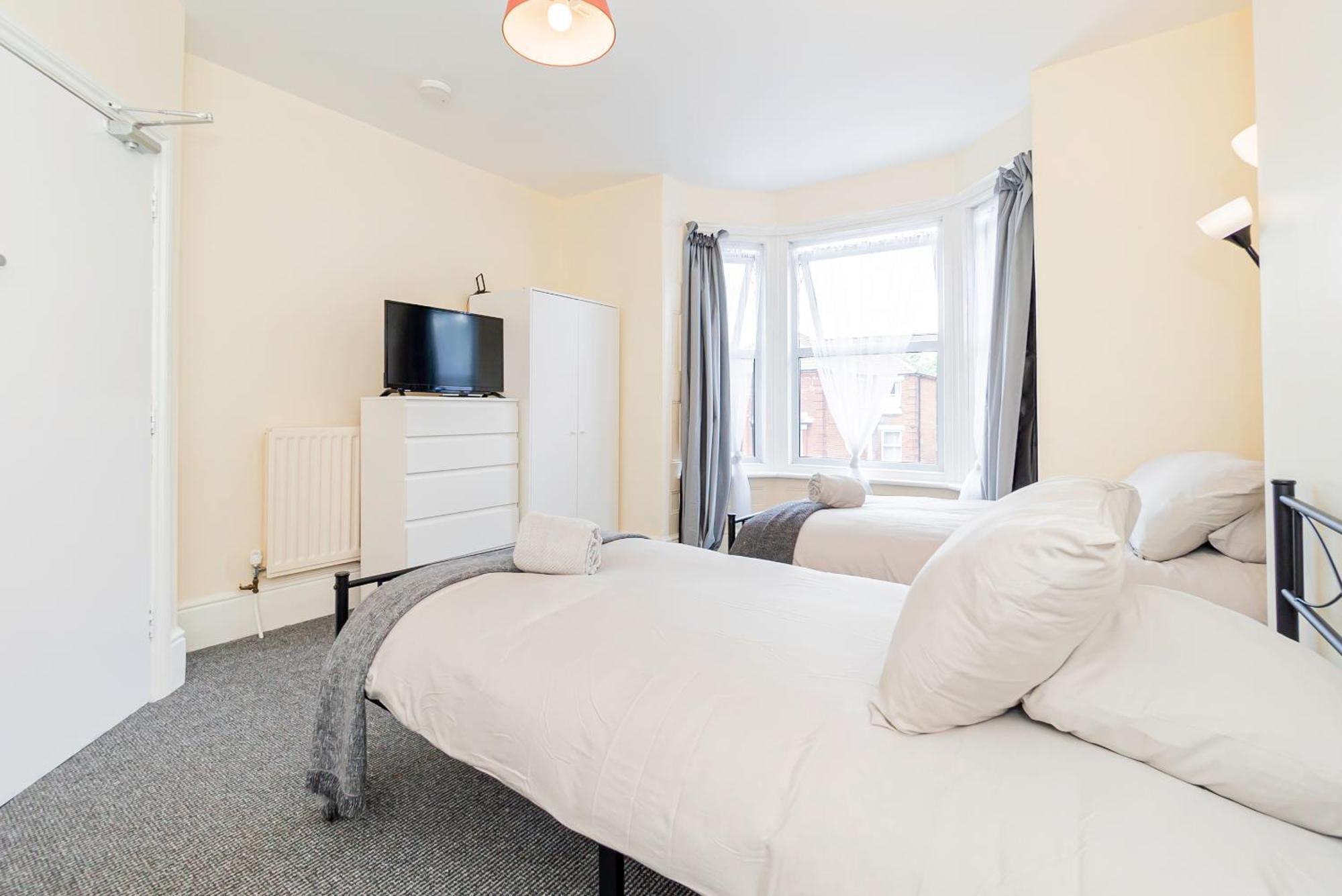 Shirley House 5, Guest House, Self Catering, Self Check In With Smart Locks, Use Of Fully Equipped Kitchen, Close To City Centre, Ideal For Longer Stays And Fawley Contractors Southampton Bagian luar foto